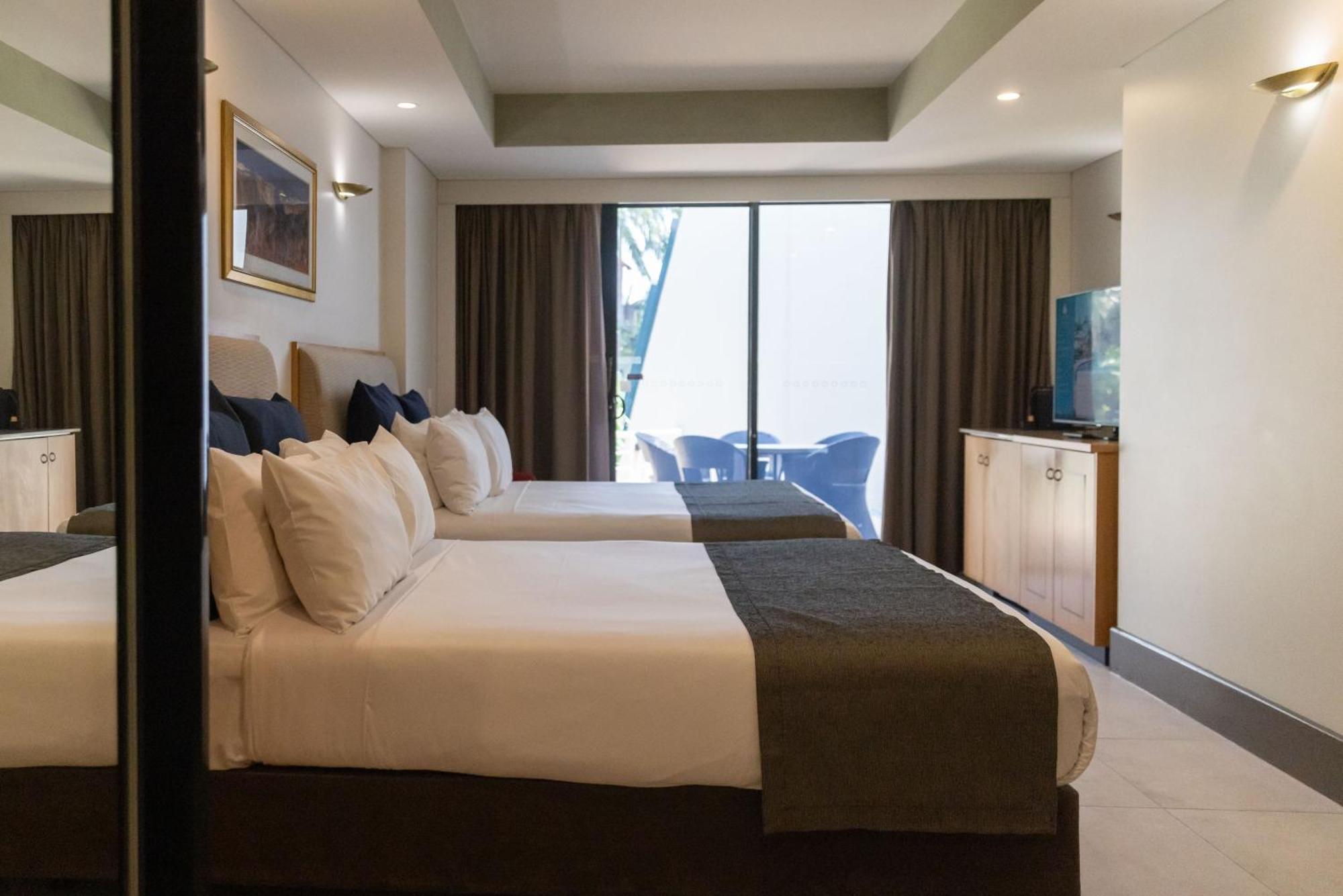 Mindil Beach Casino Resort Дарвін Екстер'єр фото A room at the hotel