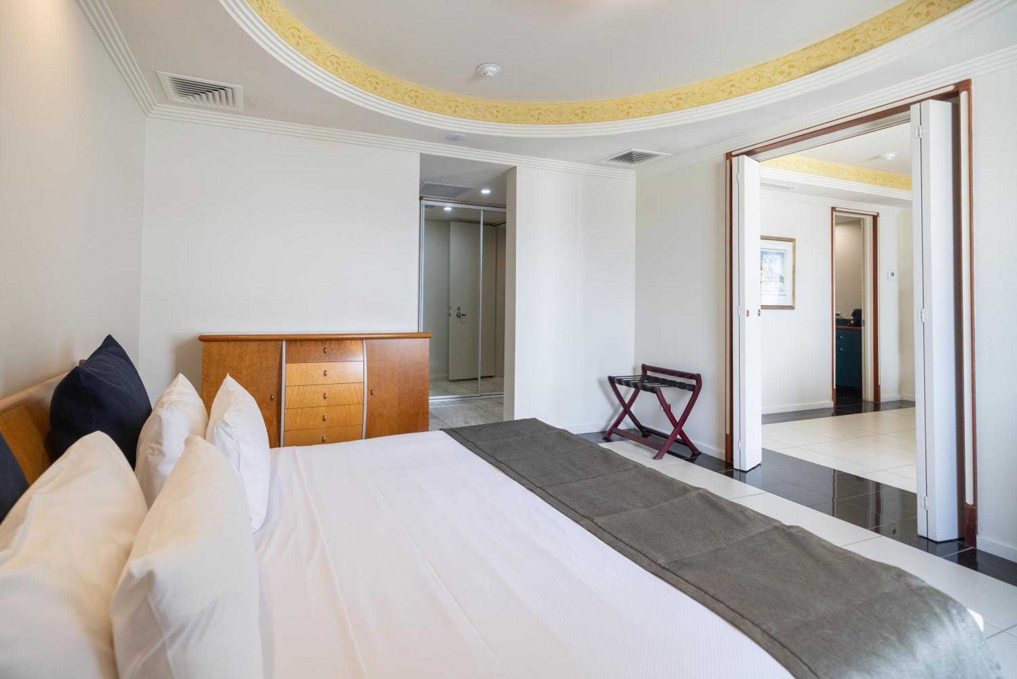 Mindil Beach Casino Resort Дарвін Екстер'єр фото A bedroom at the hotel