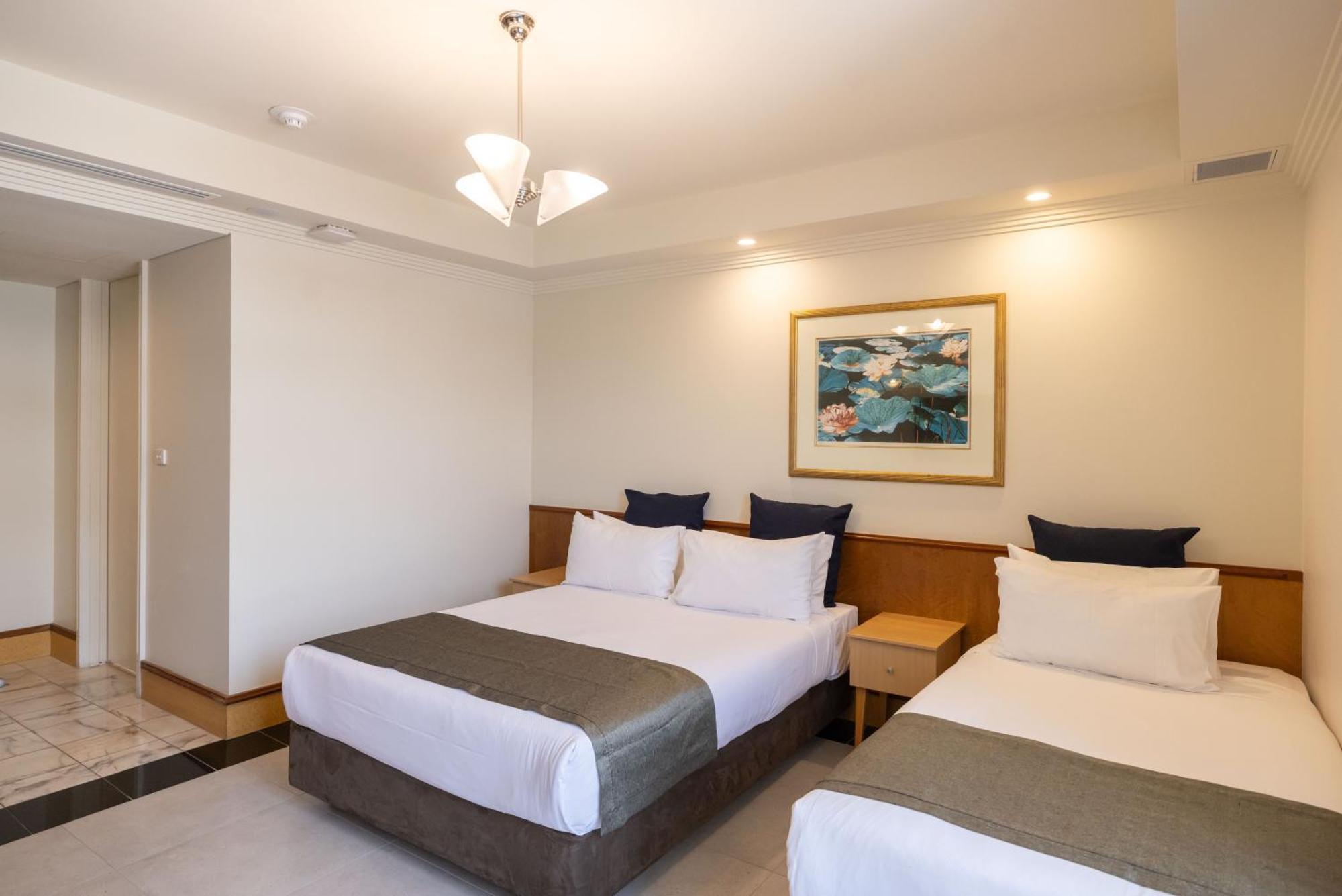 Mindil Beach Casino Resort Дарвін Екстер'єр фото A room at the hotel