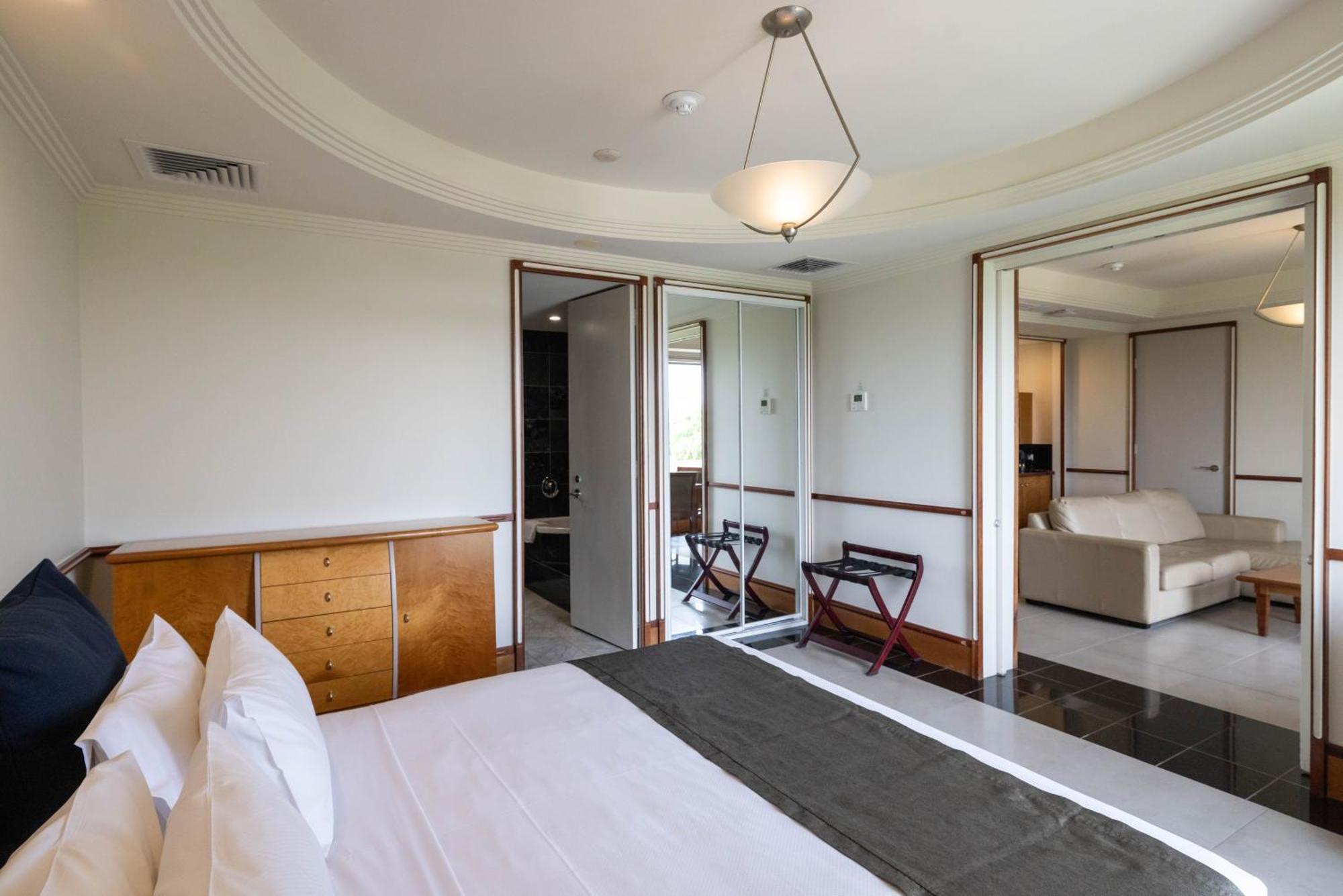Mindil Beach Casino Resort Дарвін Екстер'єр фото A suite at the hotel