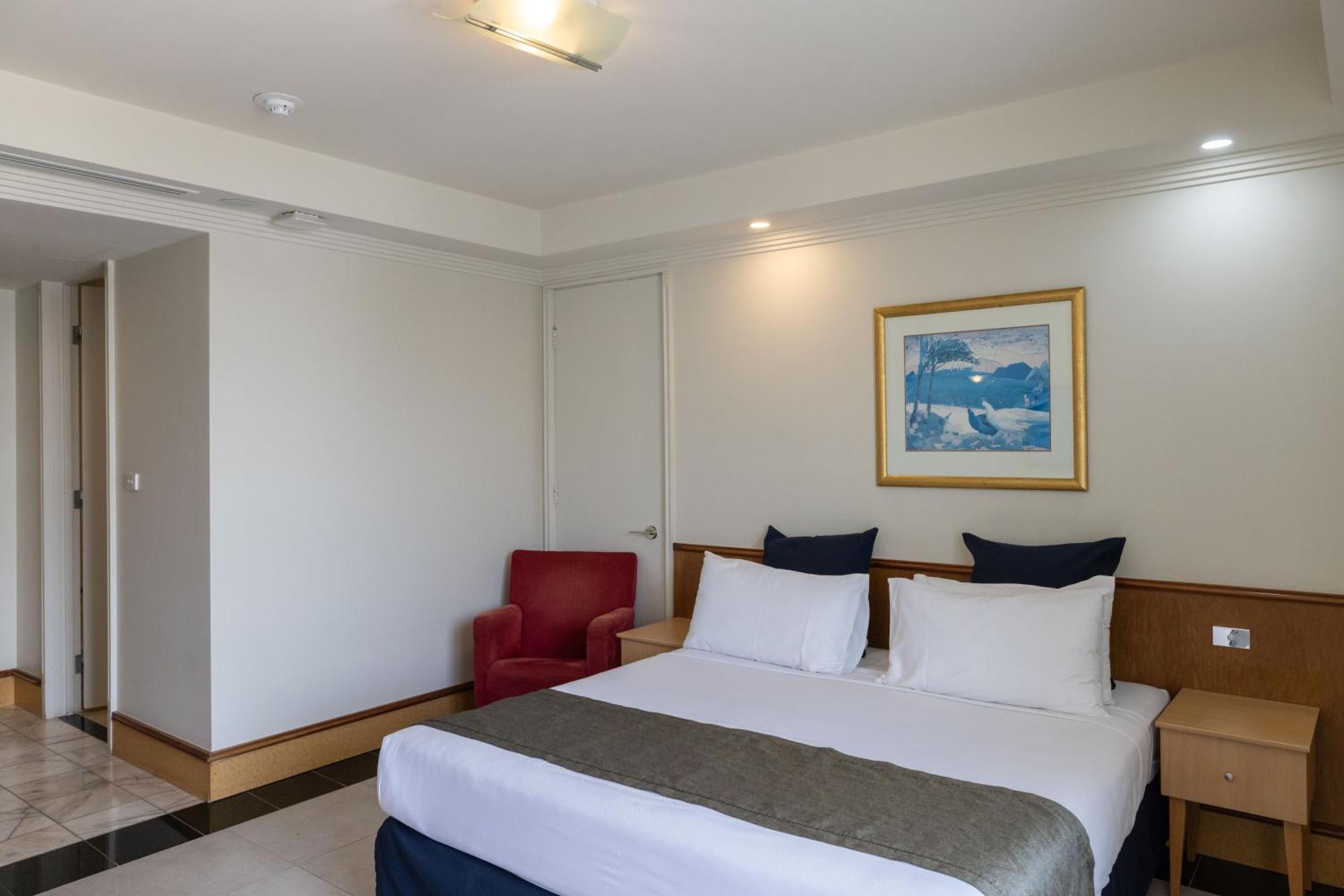 Mindil Beach Casino Resort Дарвін Екстер'єр фото A room at the hotel