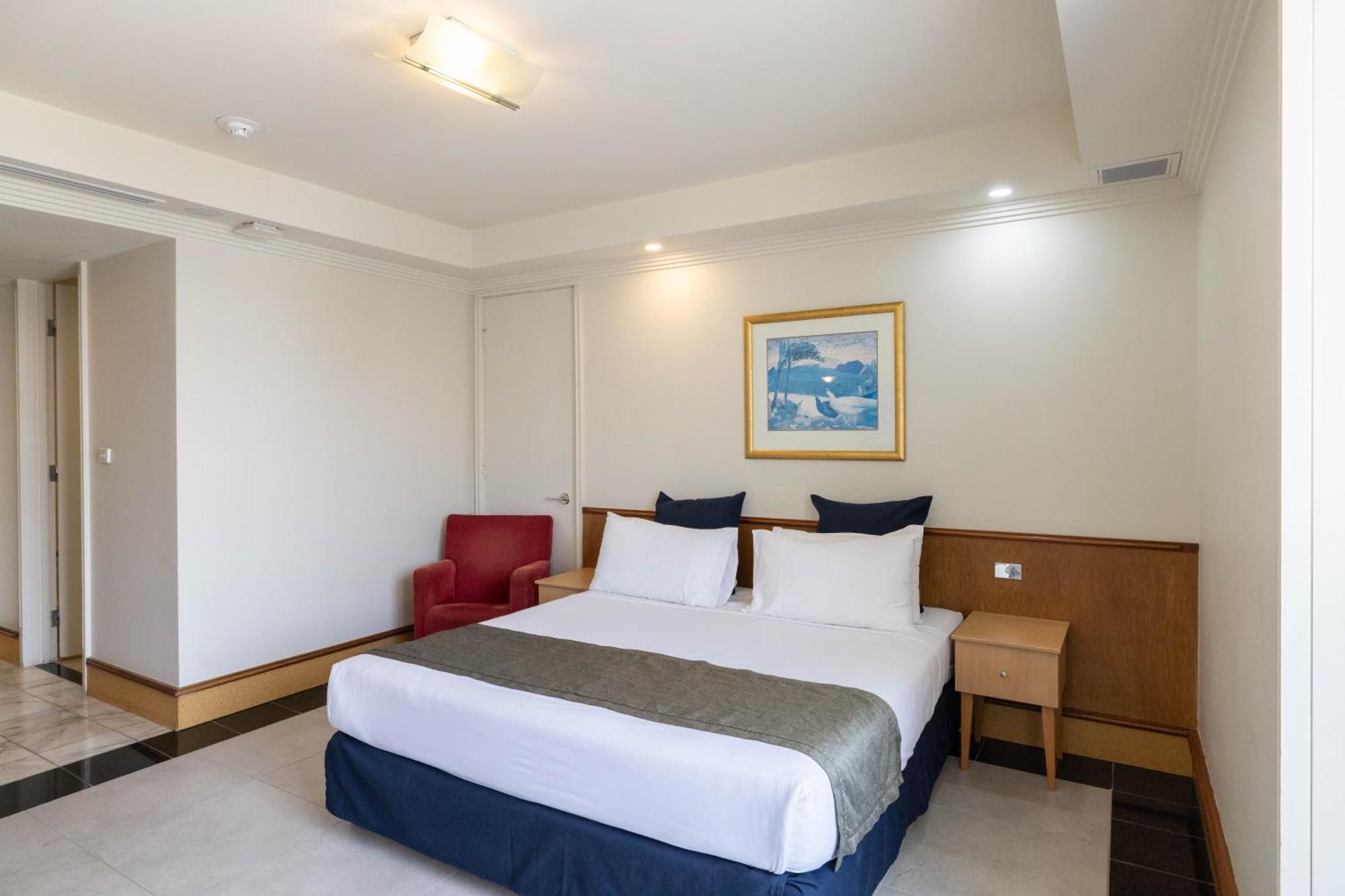 Mindil Beach Casino Resort Дарвін Екстер'єр фото A room at the hotel